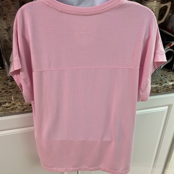 Tommy Bahama Primrose Pink Kauai V-Neck Tee - Sz Medium - Picture 5 of 5